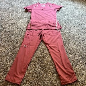 Scrub set mauve color